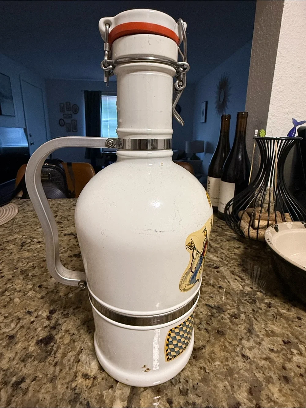Vintage Der Krug der Bayern 2L Ceramic Beer Growler Swing Top Jug